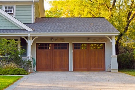 The Curb Appeal of a Side-Entry Garage, Norman